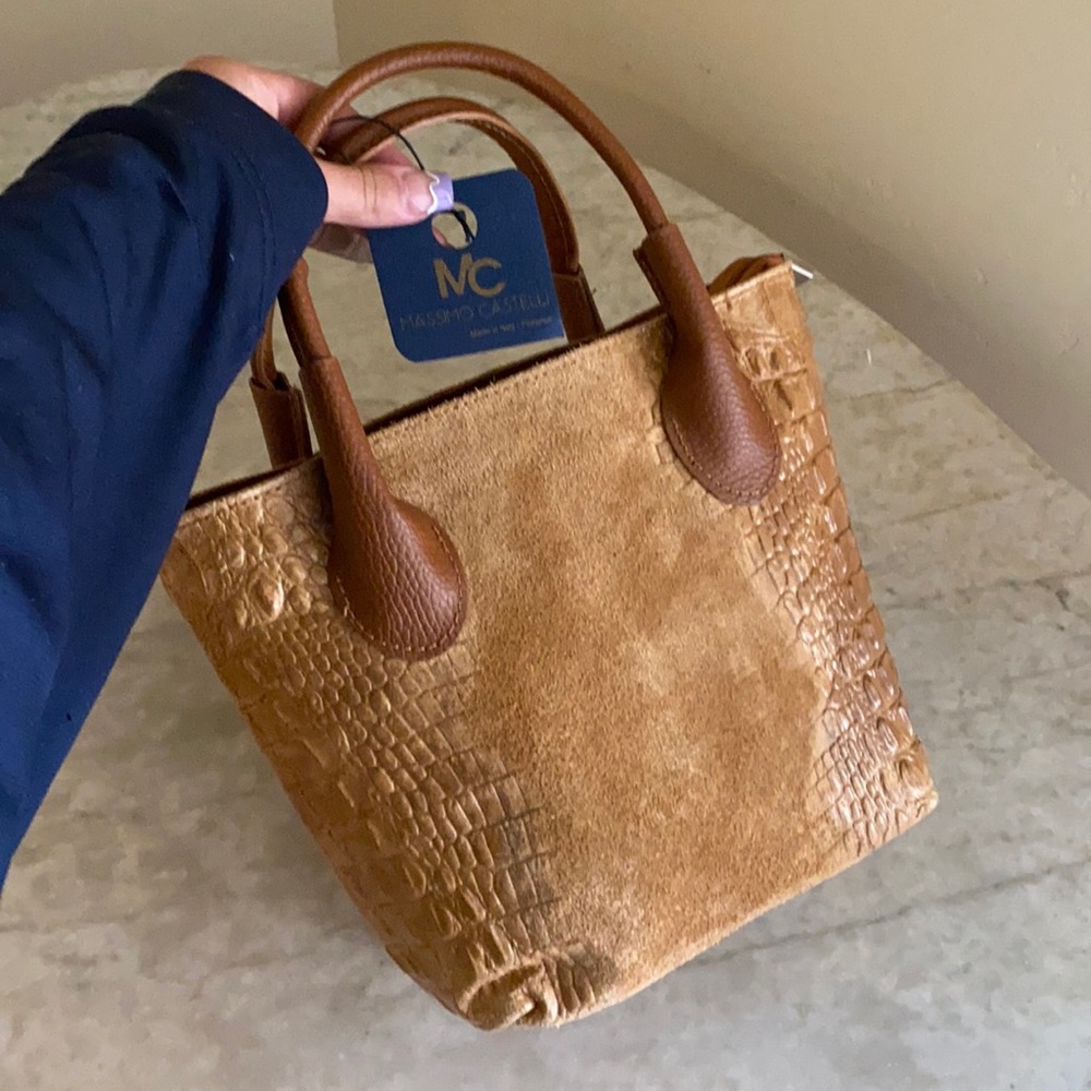 BRAND NEW MASSIMO CASTELLI PURSE💙